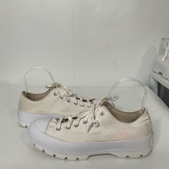 Converse Women’s White Chuck Taylor All Star Lugged Low Triple Sneakers Size 10. - Picture 8 of 11